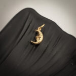آویز گردنبند طلا کم اجرت 18 عیار زنانه ناریا مدل Moon