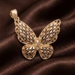 آویز گردنبند طلا کم اجرت 18 عیار زنانه مدل پروانه
